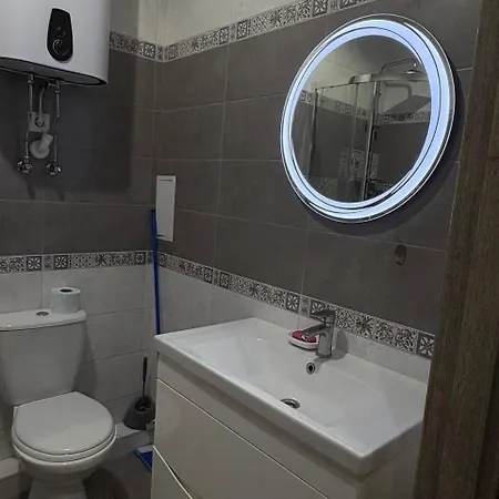 Apartment сучасна 1к кв на 1-му поверсі жк альтаїр