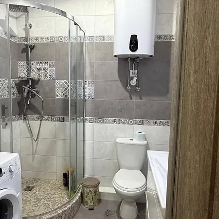 Apartment сучасна 1к кв на 1-му поверсі жк альтаїр Odesa